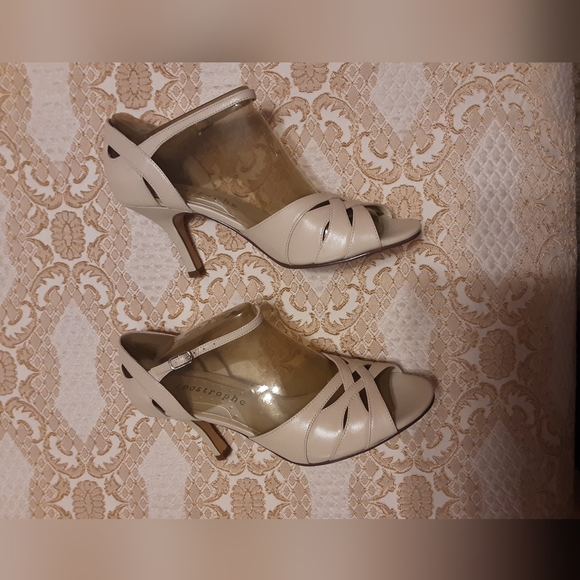 NIB Womens Ivory MISCHA Dress Shoe / Covered Heeled Sandal  SIZE 6M - Picture 3 of 10